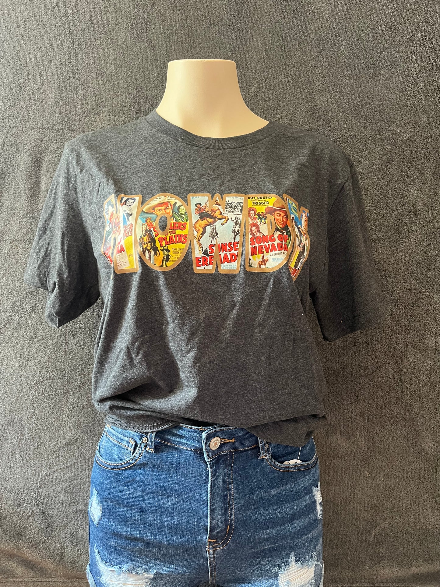 Howdy Graphic T-shirt