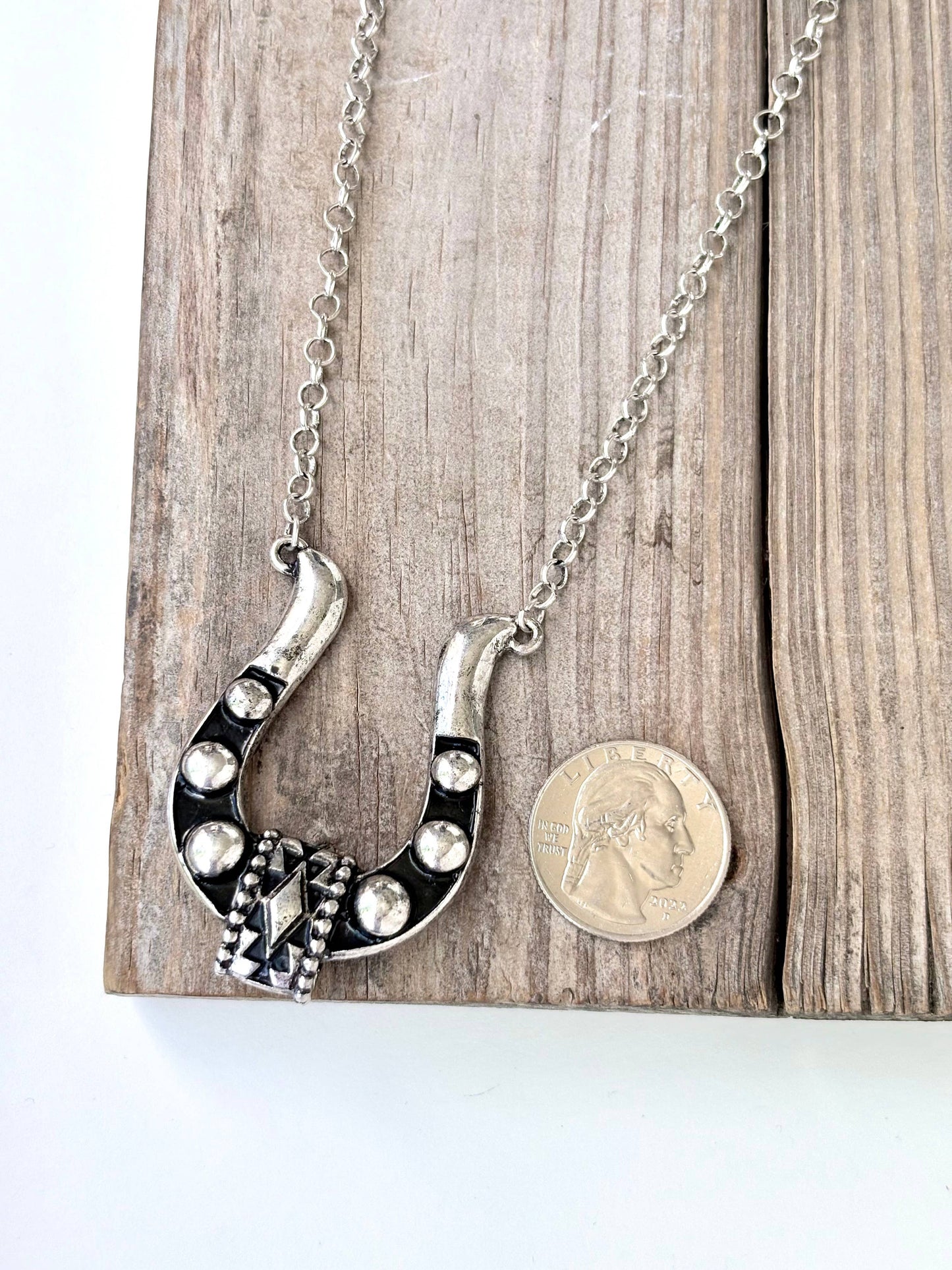 Western Style Horseshoe Pendant Necklace