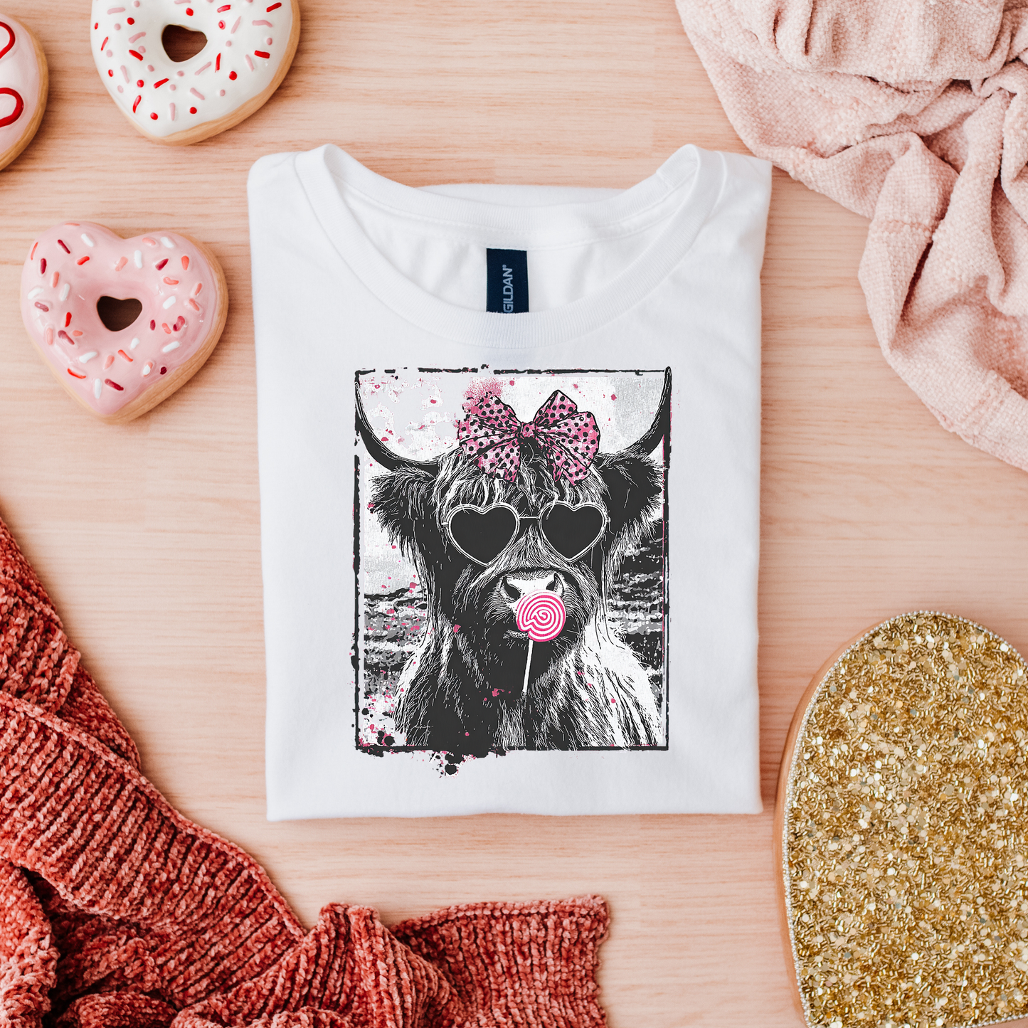 Valentines Highland Cow Retro T-shirt