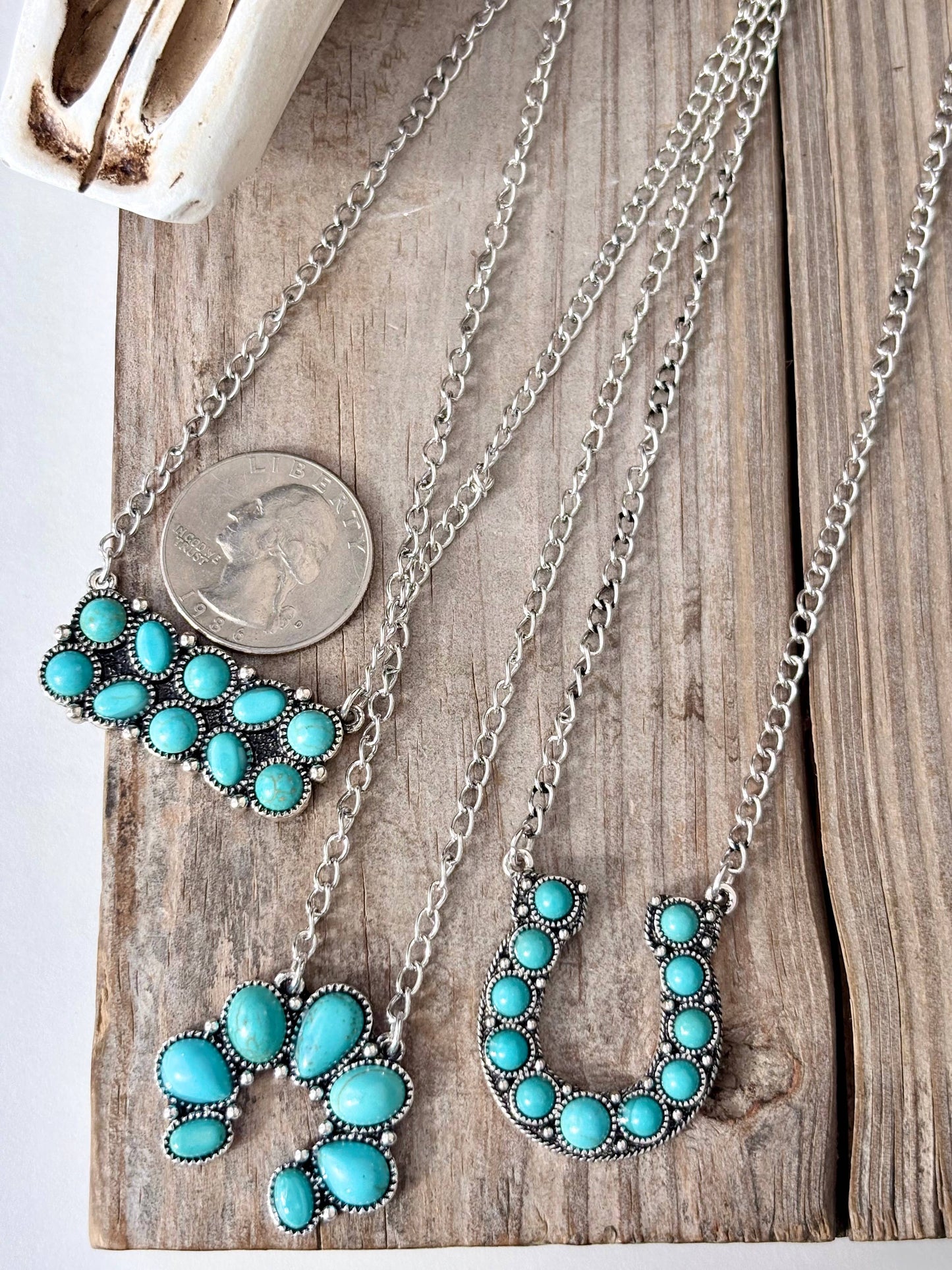 Western Style Turquoise Stone Pendant Link Chain Necklace