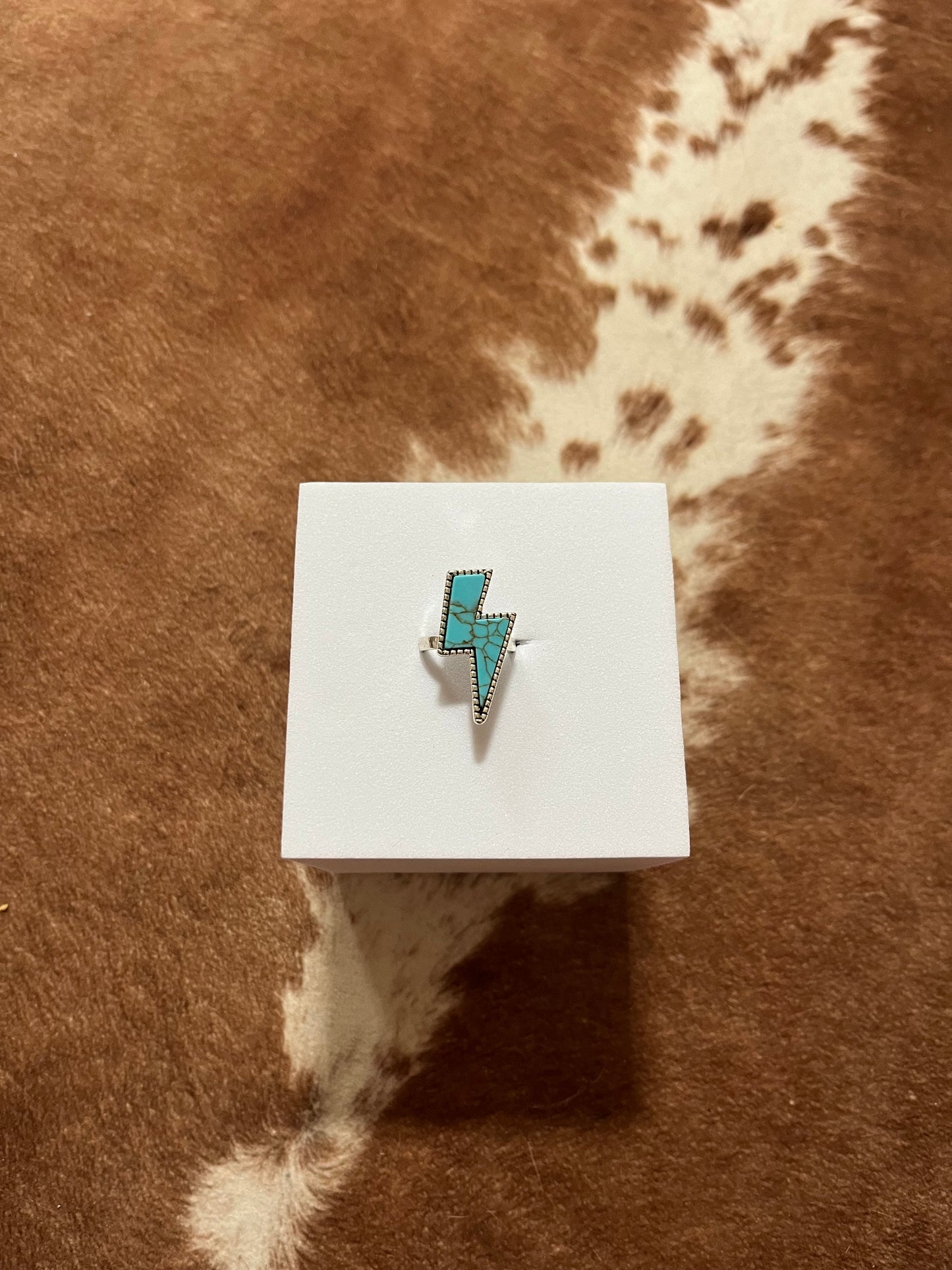 Large Imitation Turquoise Lightning Ring