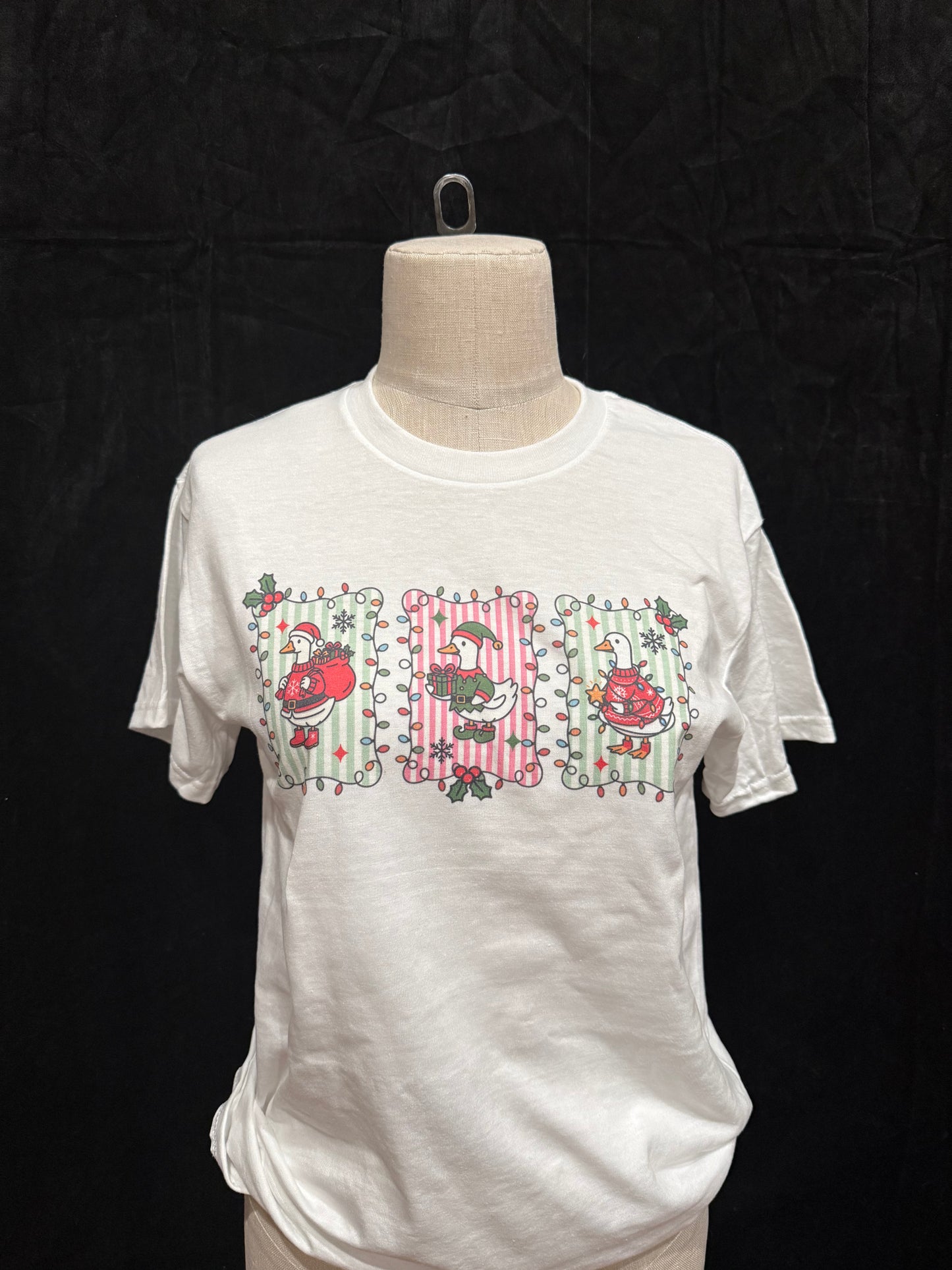 Goose Christmas Retro T-shirt (Made to Order)