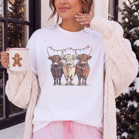 Christmas Lights Highland Cow Retro T-shirt