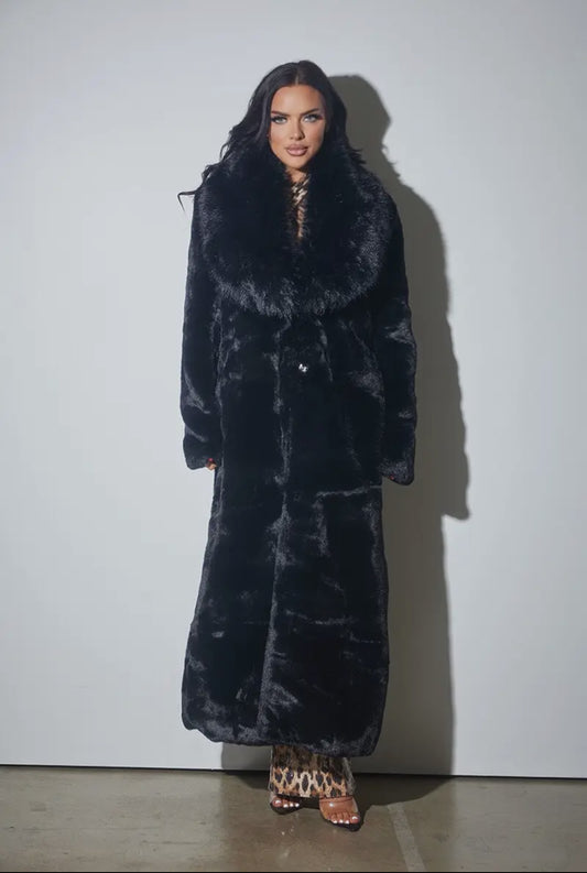 Chalet Chic Faux Fur Coat (Pre-order)