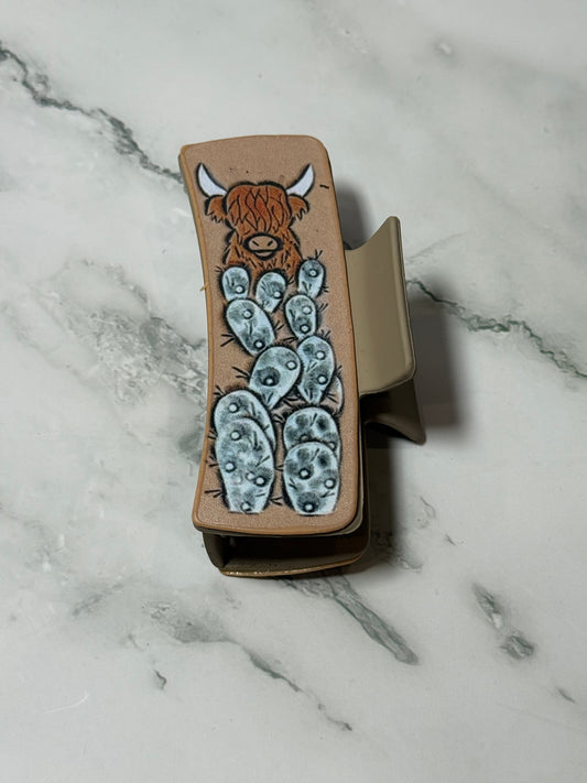 Highland Cow and Cactus Claw Clip