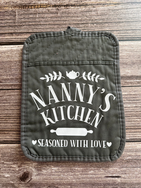 Nanny’s Kitchen Pot Holder