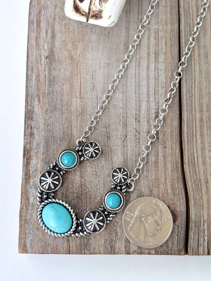Western Style Horseshoe Turquoise Stone Pendant Necklace