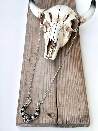 Western Style Horseshoe Pendant Necklace