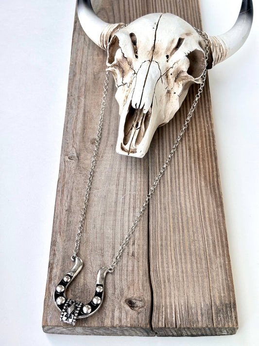 Western Style Horseshoe Pendant Necklace