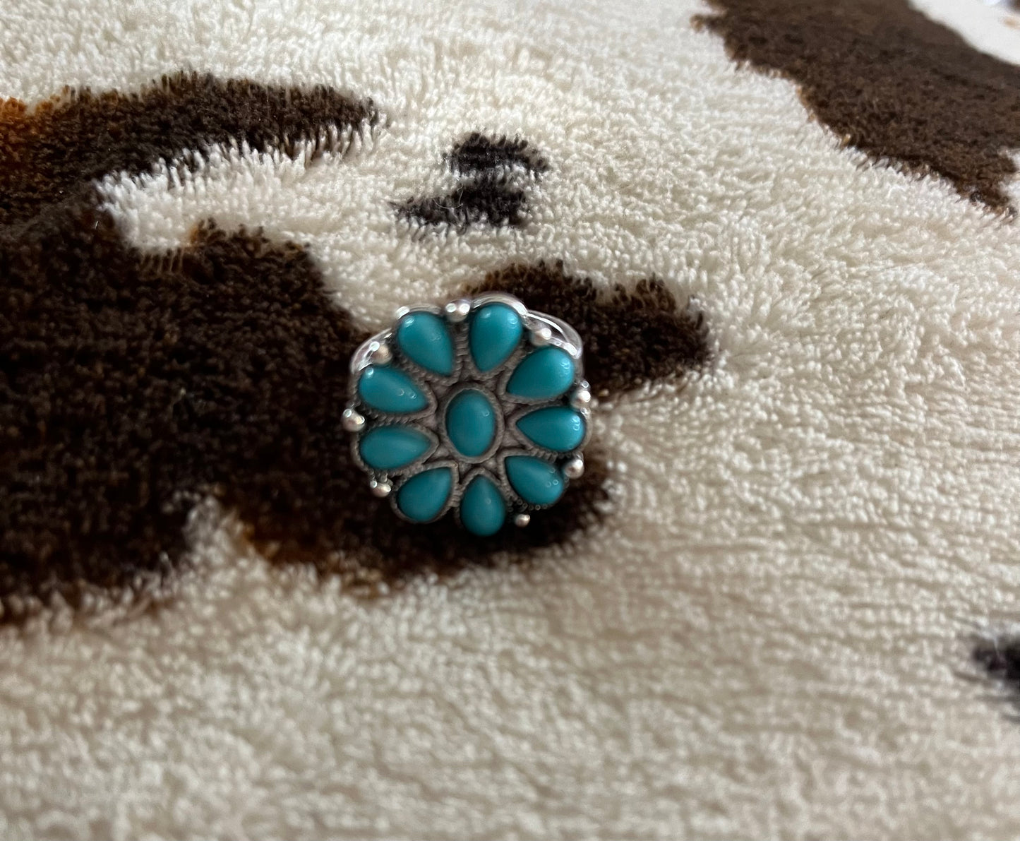 Turquoise Flower Shaped Ring